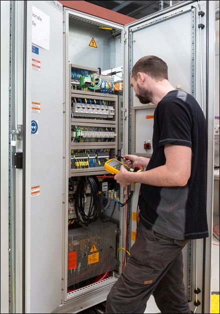 Fraunhofer ISE entwickelt Testverfahren für netzbildende Wechselrichter