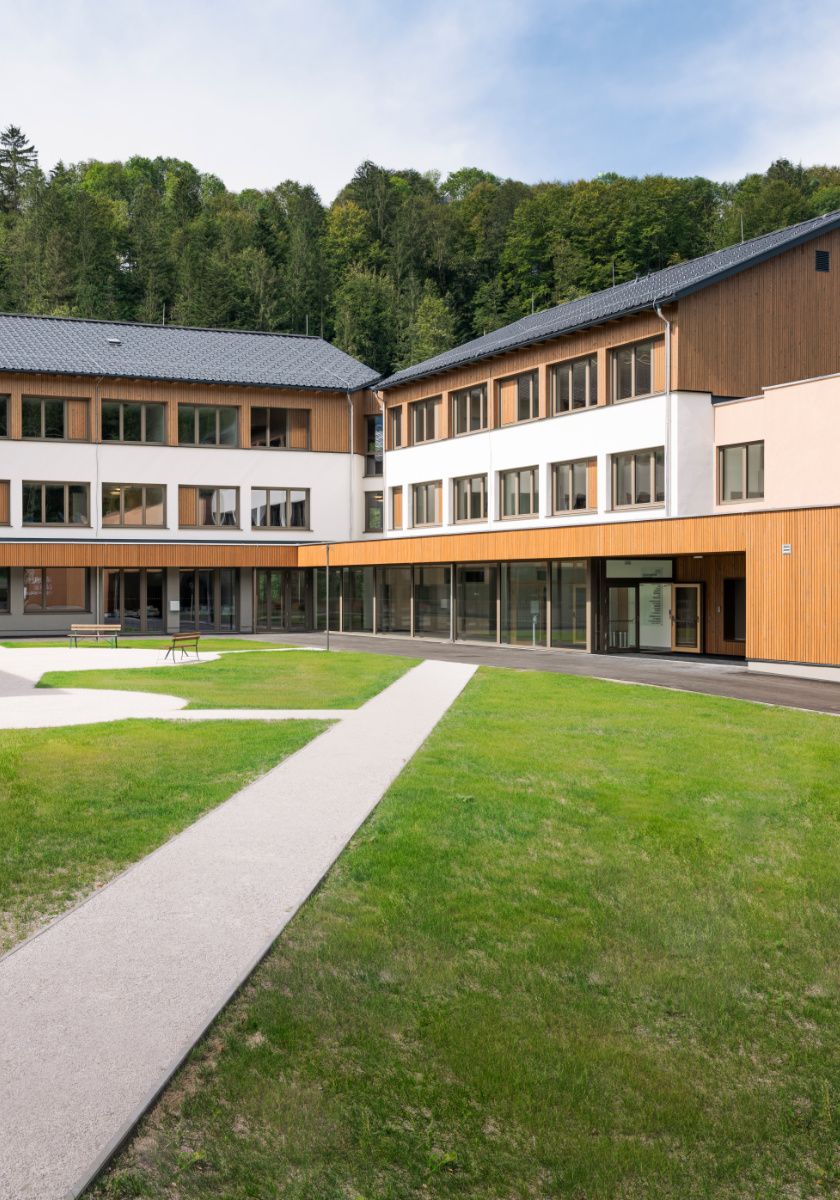 Faserzementplatten Structa: Langlebige Dachdeckung für alpines Klima