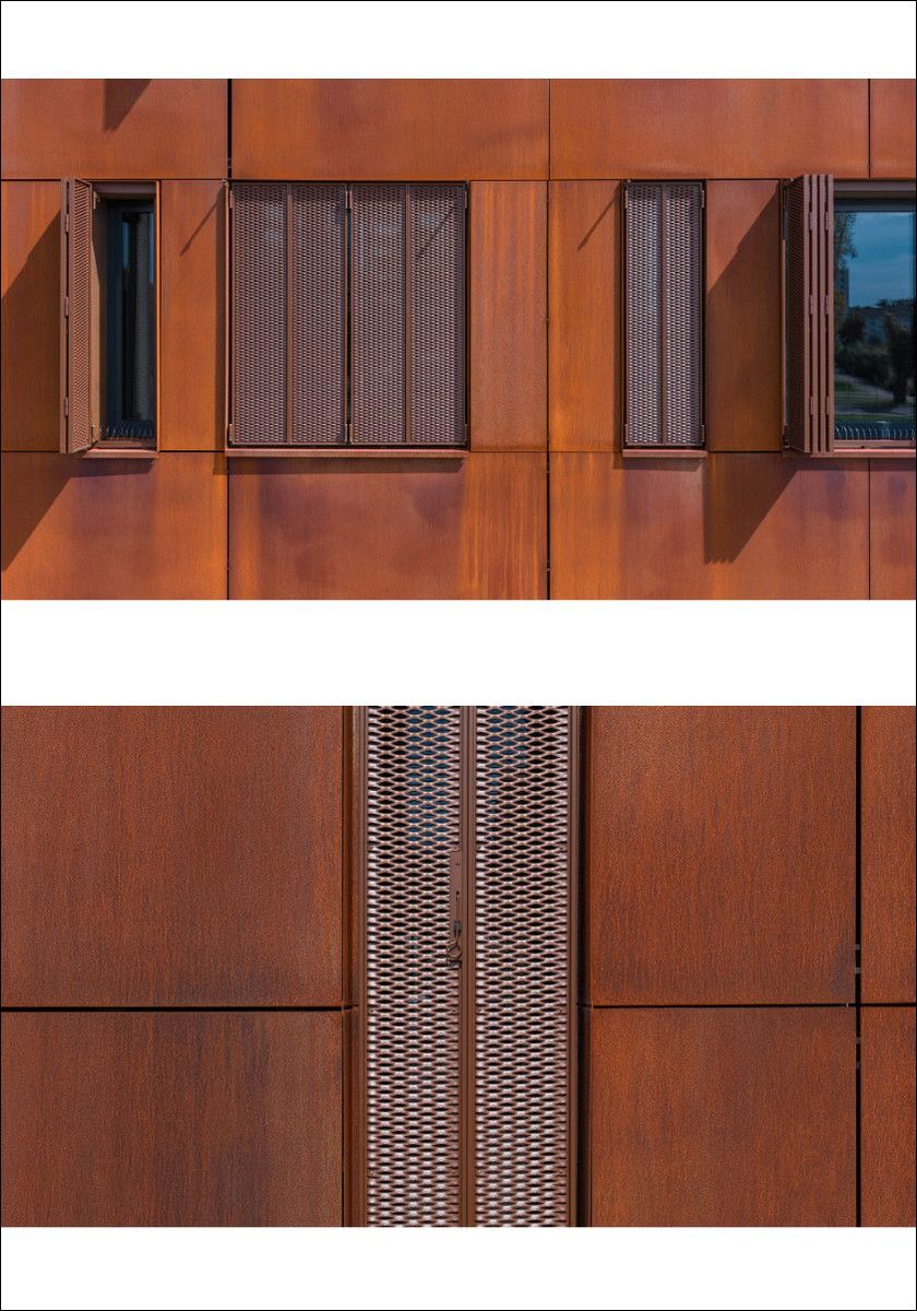 Aluminium-Faltschiebeläden mit Rosteffekt schaffen ein lebendiges Fassadenspiel