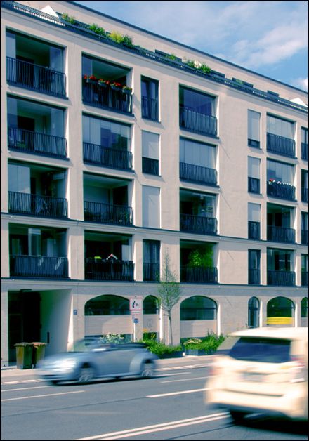 Lärmschutz an der Gebäudehülle: Balkonverglasungen von Lumon