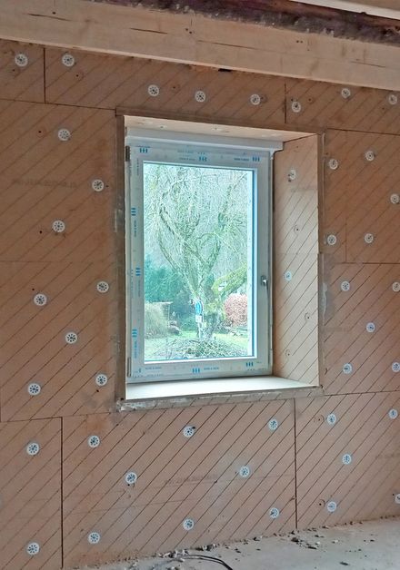 Sanierung nach Feuchteschäden mit Holzfaser-Dämmsystem