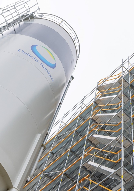 Gerüstbaukasten PERI UP als Schlüsselelement im pharmazeutischen Anlagenbau