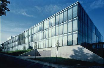 interpane-01-35-braun_02-k.jpg (15499 Byte)