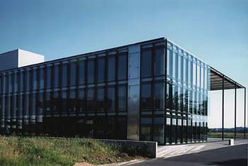 interpane-01-35-braun_03-k.jpg (13592 Byte)