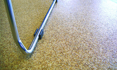 Bodenbeläge, ausrollbarer Bodenbelag, Holzboden, Böden, Trittschalldämmung, Kunststoffbeläge, Bahnenware, Versiegelung, Boden, Kunststoffboden, Holzgranulate, Recyclingmaterialien