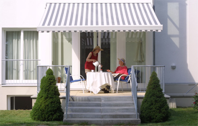 Rollläden, Markisen, Markisoletten, Raffrollos, Sonnenschutz, Rollladen, Markise, Markisolette, Raffrollo, Sonnenschutzmaßnahmen, Sonnenschutz, Schallschutz, Wärmeschutz, Fenster