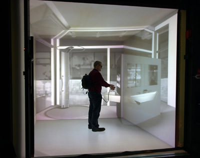 VR-Visualisierung, virtuelle Realität, VR, Cyberspace, Visualisierung, CAD-Modelldaten, 3D-Modell, Modellierung, VRML, Modelliersoftware, VR-System, CAVE, Fraunhofer Institut für Arbeitswirtschaft und Organisation IAO, 3D-Cave, stereoskopische Abbilder