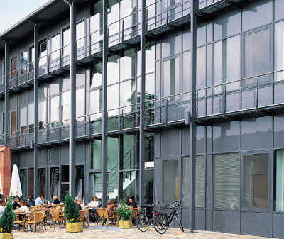 vorgefertigte Fassade, vormontierte Fassaden, Modulfassade, Schüco, Alternative, Pfosten-Riegel-Fassade, Fassadenbau, Fassadenkonstruktion, Pfosten- und Riegelprofile