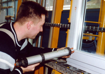 Fenster, Außentüren, CE-Kennzeichen, Holz- und Kunststoff-Verband, Tischler, Schreiner, Bundesverband Holz und Kunststoff, BHKH, Bauregelliste, Fensterbauer, Bauproduktengesetz