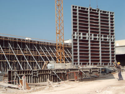 Betonschalung, Betonschalungshersteller, Betonschalungen, Kletterschalung, Software, Betonrezepturen, Normschalung, Mietschalung, Schalungsmaterial, Schalungsplanung, Klettertechnik, selbstkletternde Schalung, SVB, Selbstverdichtender Beton, Schalungsplatten