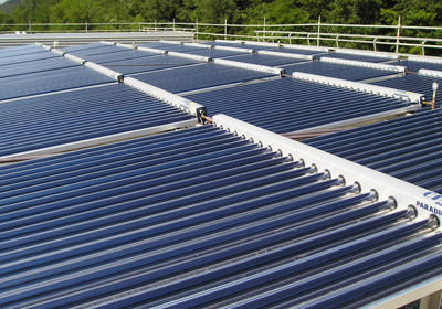 Kollektoranlagen, Solargro�anlagen, solare Gro�anlagen, Thermische Solaranlagen, Warmwasserbereitung, gro�e Solaranlagen