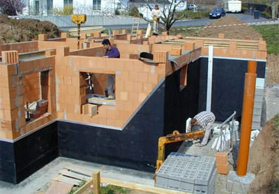 "Mein Ziegelkeller" in zwei neuen Broschüren | Kellerbau mit schwarzer