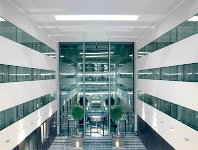 Beleuchtung mit LEDs, LED-Fl�chenlampe, Lichtdecken, Hintergrundbeleuchtung, Lichtdecke, Lichtw�nde, Lichtwand, LED-Module