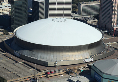 Kalzip-Aluminiumh�lle, Kalzip FC Fassadensystem, Alu-Fassade, Aluminiumfassade, rollgeformtes Aluminium-Profil, Louisiana Superdome, Vario-Systemmontage, Rasterklickschienen