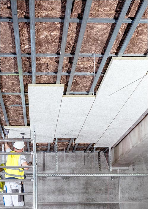 Abgehängte Holzwolle-Mehrschicht-Dämmplatten von Knauf Insulation für u.a. Tiefgaragen