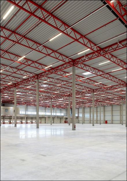 Log Plaza Frankfurt: SFS sichert Hallendachkonstruktion