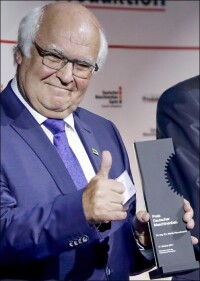 Martin Herrenknecht gewinnt den Preis Deutscher Maschinenbau