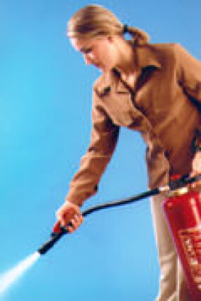 Feuerlöscher erfolgreich bei der Brandbekämpfung: Nur in jedem fünften Fall greift die Feuerwehr ein