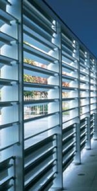 SunControl: Großlamellen Sonnenschutz-Systeme von Schüco