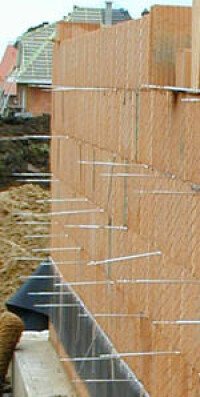 Luftschichtanker: Maueranker für Einsatz im Dünnbettmörtel geprüft und zugelassen