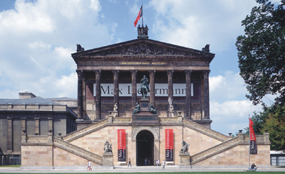 Alte Nationalgalerie in Berlin: Sandsteinbau mit Nebraer Sandstein, Tambacher Sandstein, Friedewalder Sandstein, Uder Sandstein, sandsteinrot, rote Sandsteine