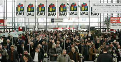 Bau-Messe, Baustoffe, BAU 2005, Bauwirtschaft, Baustoffmesse, Bauen im Bestand, energieeffizientes Bauen