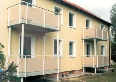 Modernisierung, Balkonanbau, Balkon nachträglich anbauen, selbsttragender Balkon, Balkongeländer