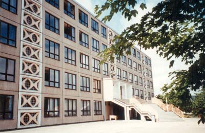 Plattenbau, Plattenbauweise, Marie-Curie-Gymnasium in Bad Berka