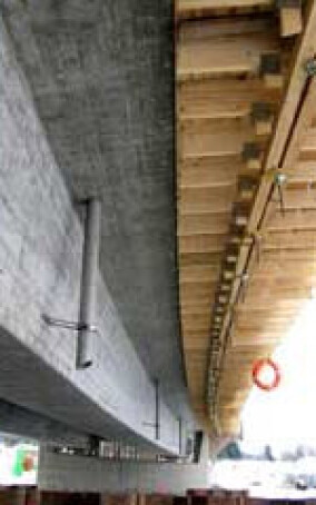 Erster Brückenschlag mit leichtverdichtendem Beton