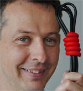 Serpa bindet / bündelt Kabelsalat