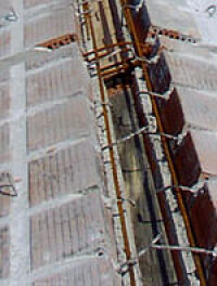 Ziegelmassivdach contra Hitzestau und Fluglärm