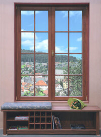 Innen mit Stil, außen geschützt: Aluminium-Holzfenster aus Edelhölzern