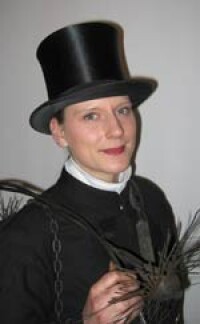 Tipps einer Schornsteinfegerin: "Richtig heizen mit festen Brennstoffen"