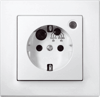 Merten packt den Timer in die Steckdose