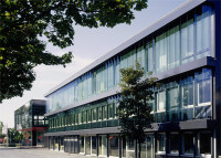 Zweischalige Ganzglasfassade incl. Sonnenschutz und Selbstreinigung