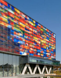 Wenn ein audiovisuelles Medieninstitut eine Fassade braucht...