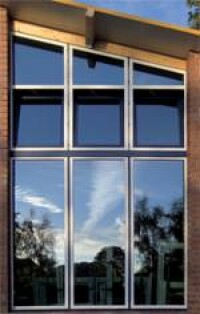 VEKAs Systemkopplung für großflächige Fensterbänder jetzt lieferbar