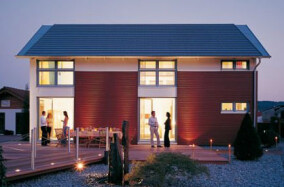 Plus bietet Drei-Liter-Haus mit Preisvorteil von 36.000 Euro an