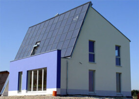 Energetikhaus: Zigtausend Liter-Speicher für ausschließlich solar beheizte Häuser