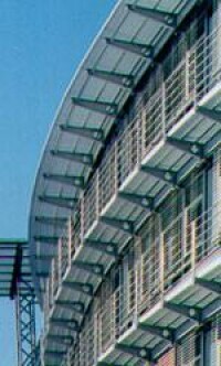 Sonnenschutz- und Fassadenroste neu im Emco-Programm