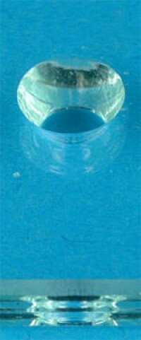 
Sauberes Bohren in Glas per Laser