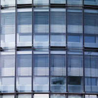 Automatisierung von Innensonnenschutz senkt Kühllasten