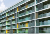 Renson erweitert sein Programm an Loggia-Schiebeläden