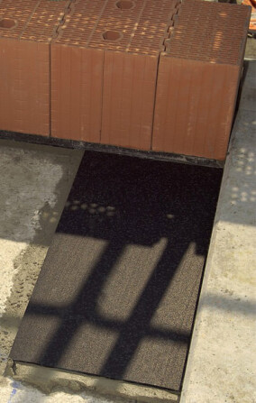 Statisch belastbares Wandlager "Tromur" reduziert Schall-Längsleitung