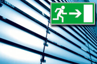 Fluchttürintegriertes Notraffsystem