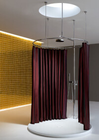 Noch Duschteller oder schon Wellness-Bühne