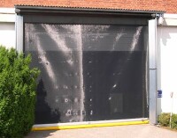 Schnelllauftore mit Insektenschutzbehang
