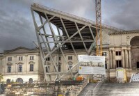 Libeskinds Betonkeil durchs MHM in Dresden