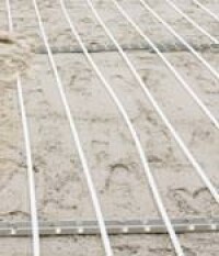 Rasenheizung nach Tichelmann 25 Zentimeter unterhalb der Grasnabe