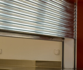 Brandschutzrollladen „Fire-Bullit“ geprüft und patentiert